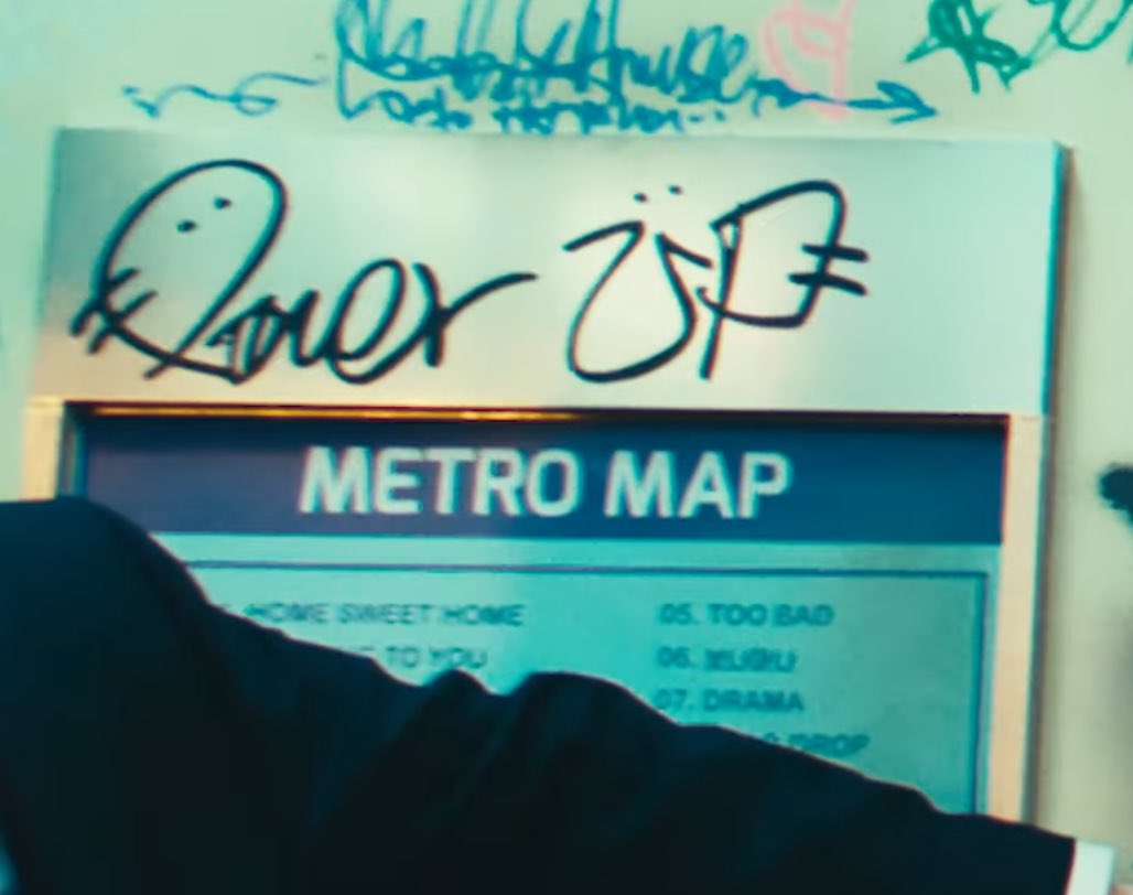 vl8bb's tweet photo. Guys… that metro map… 
01. Home sweet home 
02. I belong to you 
03. Take Me 
04. Power
05. Too Bad 
06. _ 나아나 (?)
07. Drama 
08. Gyro-Drop https://t.co/1EWVBRiqPc