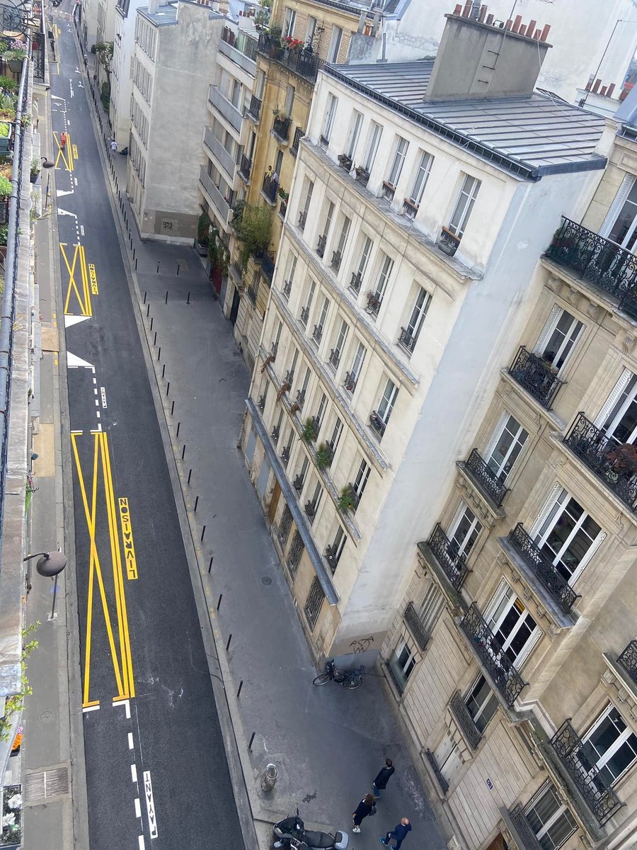 Slab 🇫🇷 🇪🇺 🇺🇦 🌻 (@slabpublic) on Twitter photo <a href="/CTrudaine/">Collectif Trudaine</a> <a href="/UnionCapitale/">Union Capitale</a> <a href="/pybournazel/">PierreYves Bournazel</a> <a href="/geoffroyboulard/">Geoffroy Boulard</a> Boulard est sans doute l'un des élus les plus pro-terrasses de tous ! 😡
Il faut voir comment il a déplacé les places de livraison dans le 17ème pour y installer des terrasses !
Ici 👇 une rue sans commerce qui accueille les ZL qui ont été sacrifiées pour les terrasses...🤫 <a href="/CTrudaine/">Collectif Trudaine</a> <a href="/UnionCapitale/">Union Capitale</a> <a href="/pybournazel/">PierreYves Bournazel</a> <a href="/geoffroyboulard/">Geoffroy Boulard</a> Boulard est sans doute l'un des élus les plus pro-terrasses de tous ! 😡
Il faut voir comment il a déplacé les places de livraison dans le 17ème pour y installer des terrasses !
Ici 👇 une rue sans commerce qui accueille les ZL qui ont été sacrifiées pour les terrasses...🤫