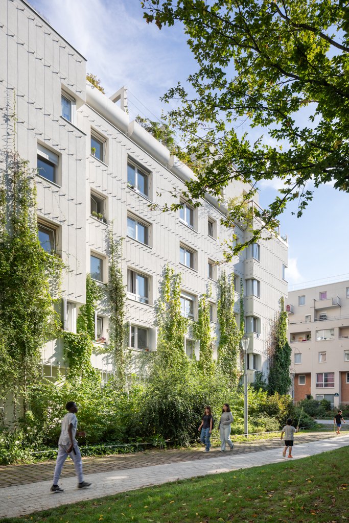Finestown's tweet photo. Reportage réhabilitation logements, square de la Salamandre à Paris. Frédéric Bernard Architecte.
https://t.co/8C9g5gq8kY

#teamarchi #architecture #construction #btp https://t.co/nPCnJGwEoC