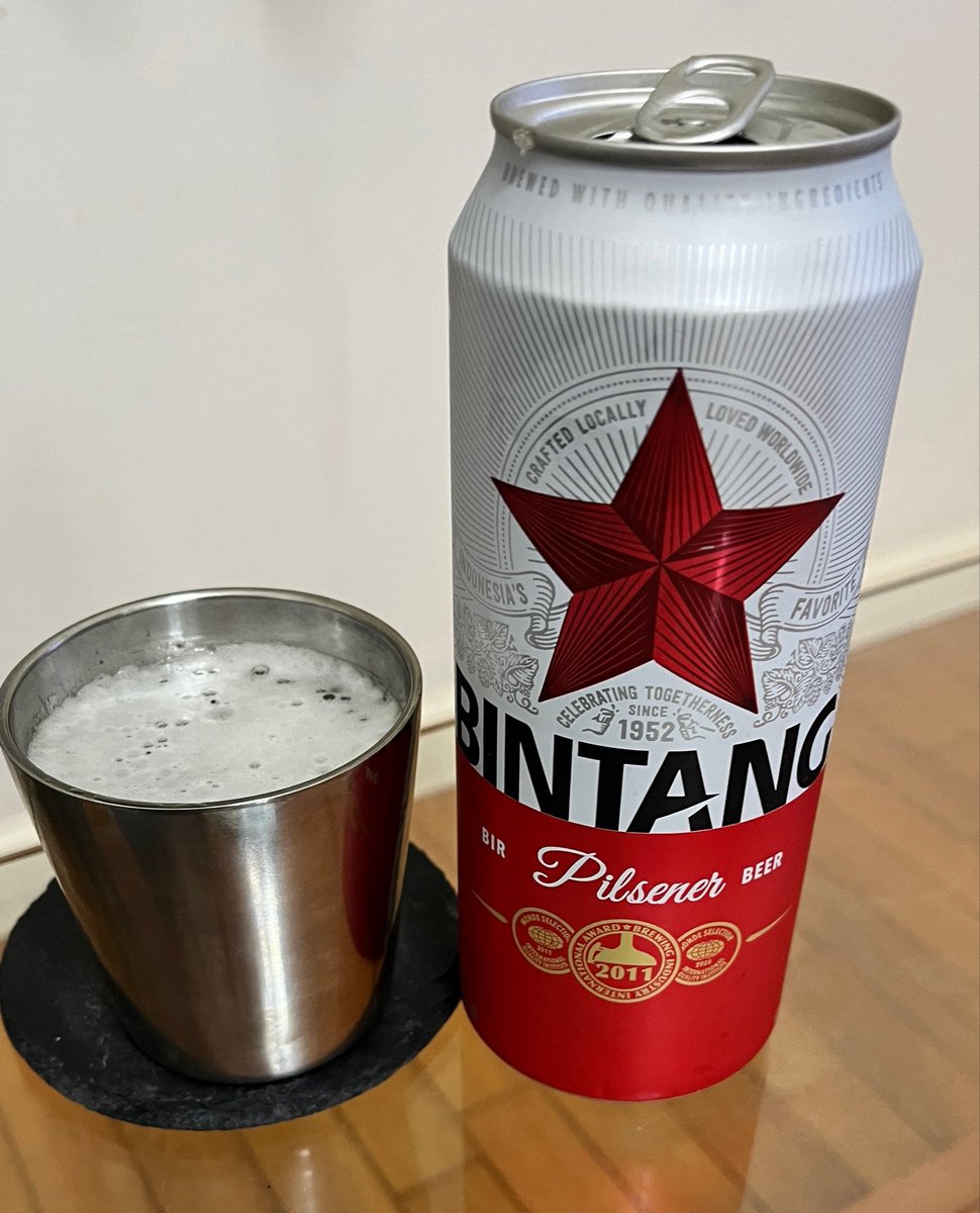 youraiyourai's tweet photo. :
今宵のビールは😊🙌

BINTANG🚀🌈

お土産で頂きましたが呑みやすい⭐️

乾杯ですよ🍺 https://t.co/7TH2VW44tM