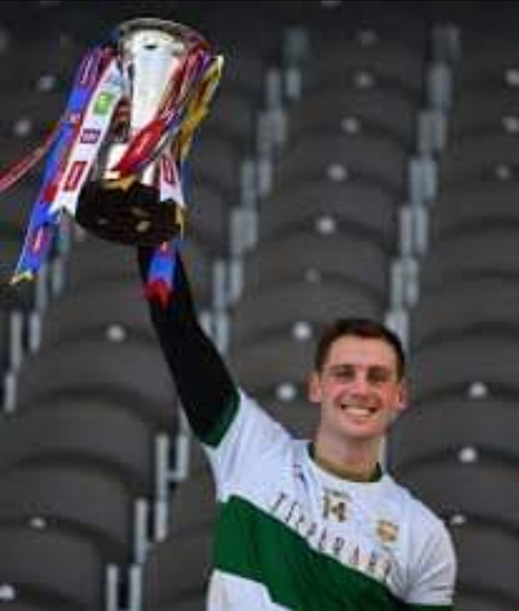 Paulcrackerfitz's tweet image. Done what so many Tipperary footballers only dreamed of, great man in dressing room, great Craic off the field, pure class on the field, the perfect Captain, Enjoy retirement lad, @sweeney_con