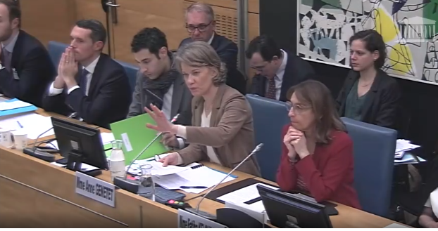 Absentéisme VS Arrêts maladies : les esprits s'échauffent à la commission des affaires culturelles.

"Les jours d'absence des enseignants sont l'un des plus faibles dans la fonction publique" reconnaît Anne Genetet qui soutient toutefois "les mesures de Guillaume"