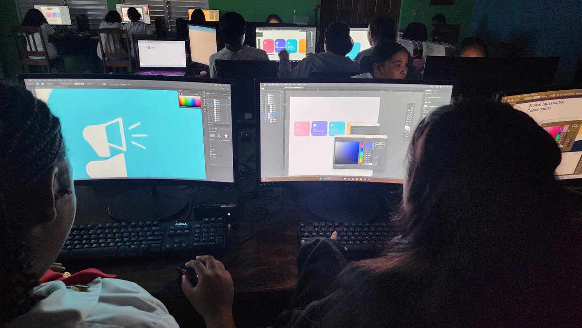 What can inclusive #digital transformation look like? 

<a href="/UNDPBelize/">UNDP Belize</a> shares a glimpse through the #EmpowerHer Digital Skills Training Program, now running until December. 👩‍💻

#WomenInTech