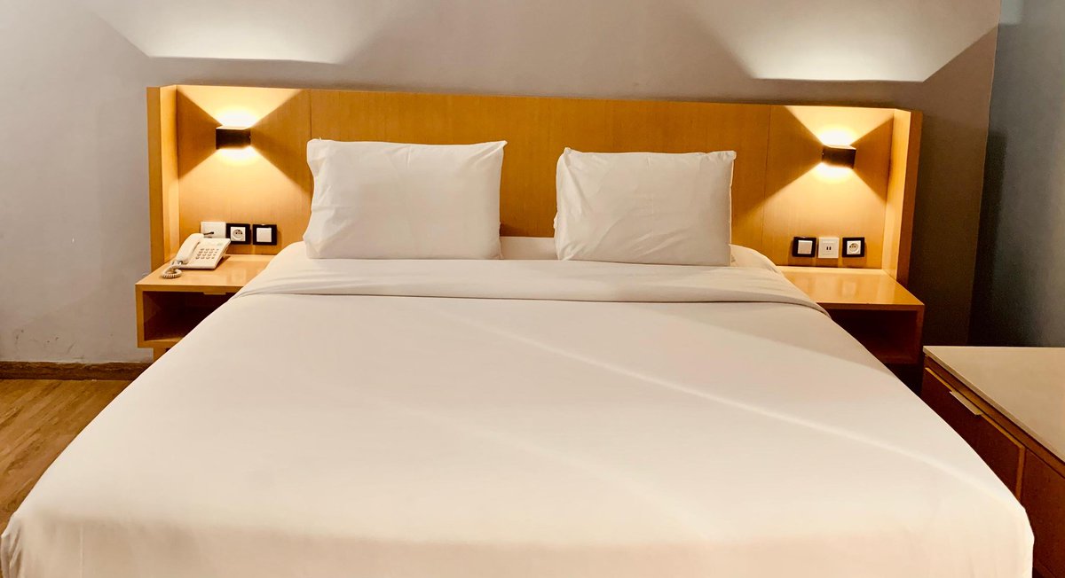 LeonhotelKin's tweet photo. Envie d’une escapade relaxante ? Nos chambres sont prêtes à vous offrir un séjour inoubliable. Profitez d’un cadre paisible, d’un service chaleureux et de toutes les commodités nécessaires pour un séjour parfait.😊
Réservez dès maintenant et vivez une expérience unique ! https://t.co/nd24stqJCH