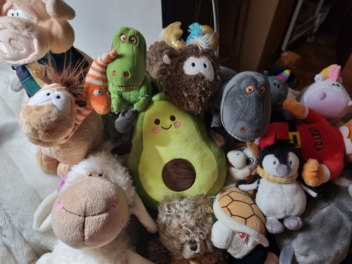 Hallo zusammen, liebe Plüschie-Freunde, ein kleiner Gruß aus unserer Herde!