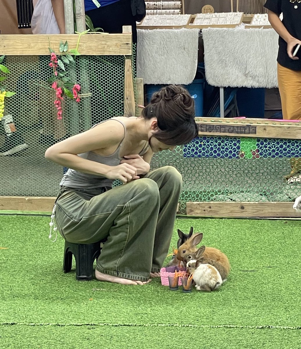 itscharlotty's tweet photo. อย่ารุมนะคะอย่ารุม https://t.co/zVYxBobaQM