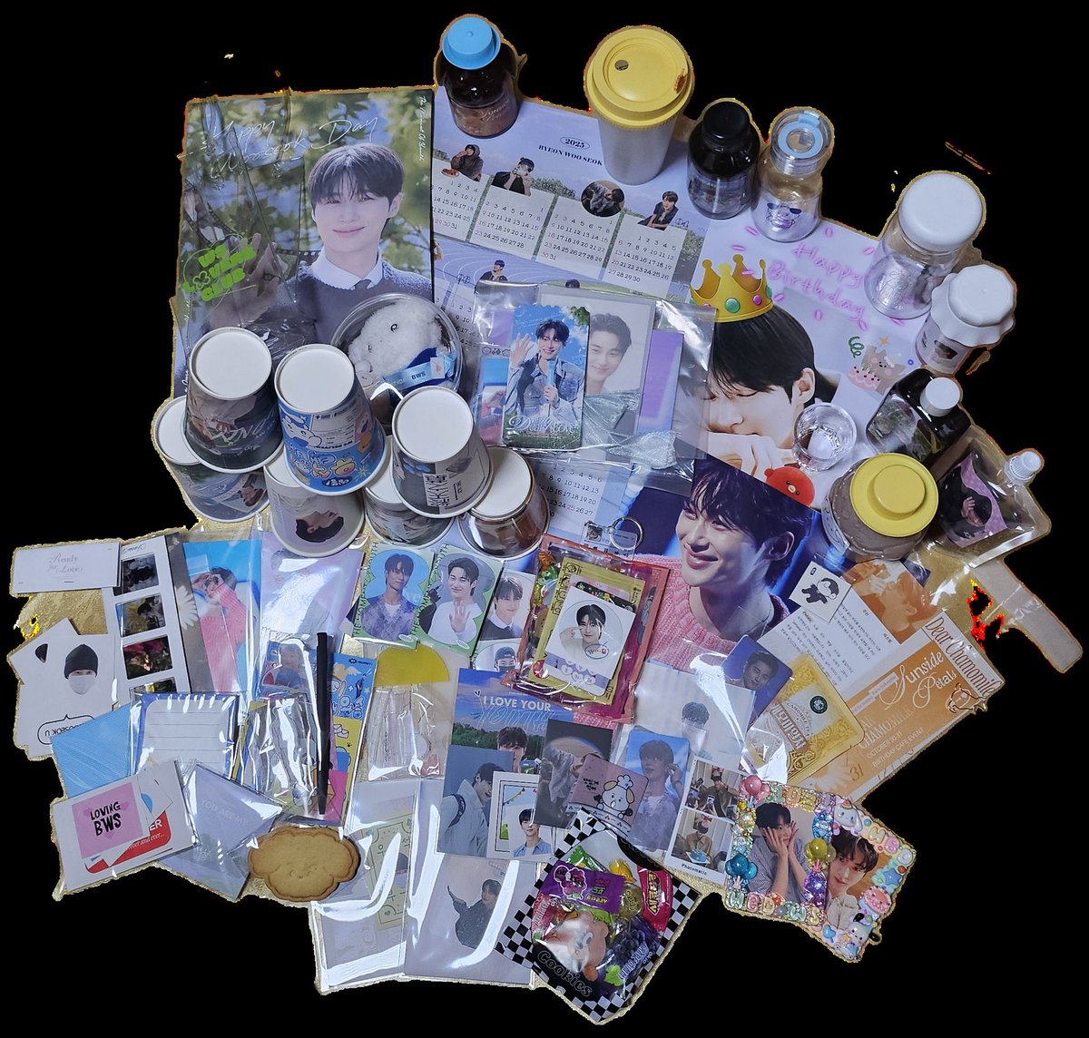 우석이 생일인데 내 생일인줄🩷 
생카 너무 재밋엇고 나눔해주신 통통이들도 감사하고 행복한 하루엿어요🍀
아직올릴꺼 많은데 너무 피곤해서 내일로🥲
우석아 생일 많이많이 축하해🎂

#변우석
#짜잔_우서기생일이얌
#변우석_생일축하헿
#HAPPY_WOOSEOK_DAY