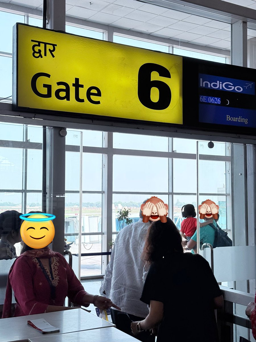 Len_Wilkins1's tweet photo. @analyticflying Indigo staff dressed in traditional saree and kurta in VNS and HYD today for the occasion 🪔 https://t.co/O6P4a4IKwi