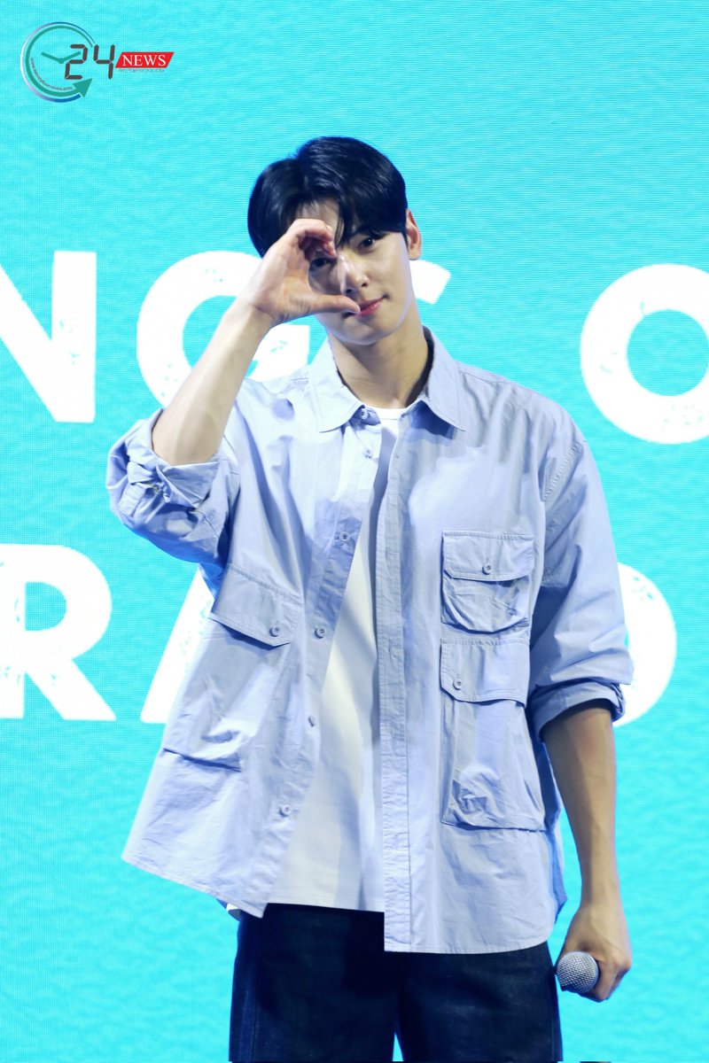 _24News_'s tweet photo. ชาอึนอู ในงาน "Cornetto Presents Unwrap The Moment with CHA-EUN-WOO" (1)

#CornettoxChaEunWoo #CornettoUnwraptheMoment
#Cornetto #CHAEUNWOO #차은우 
#チャウヌ #车银优 #車銀優 #이동민 #ASTRO https://t.co/SBSZ2RJlNI