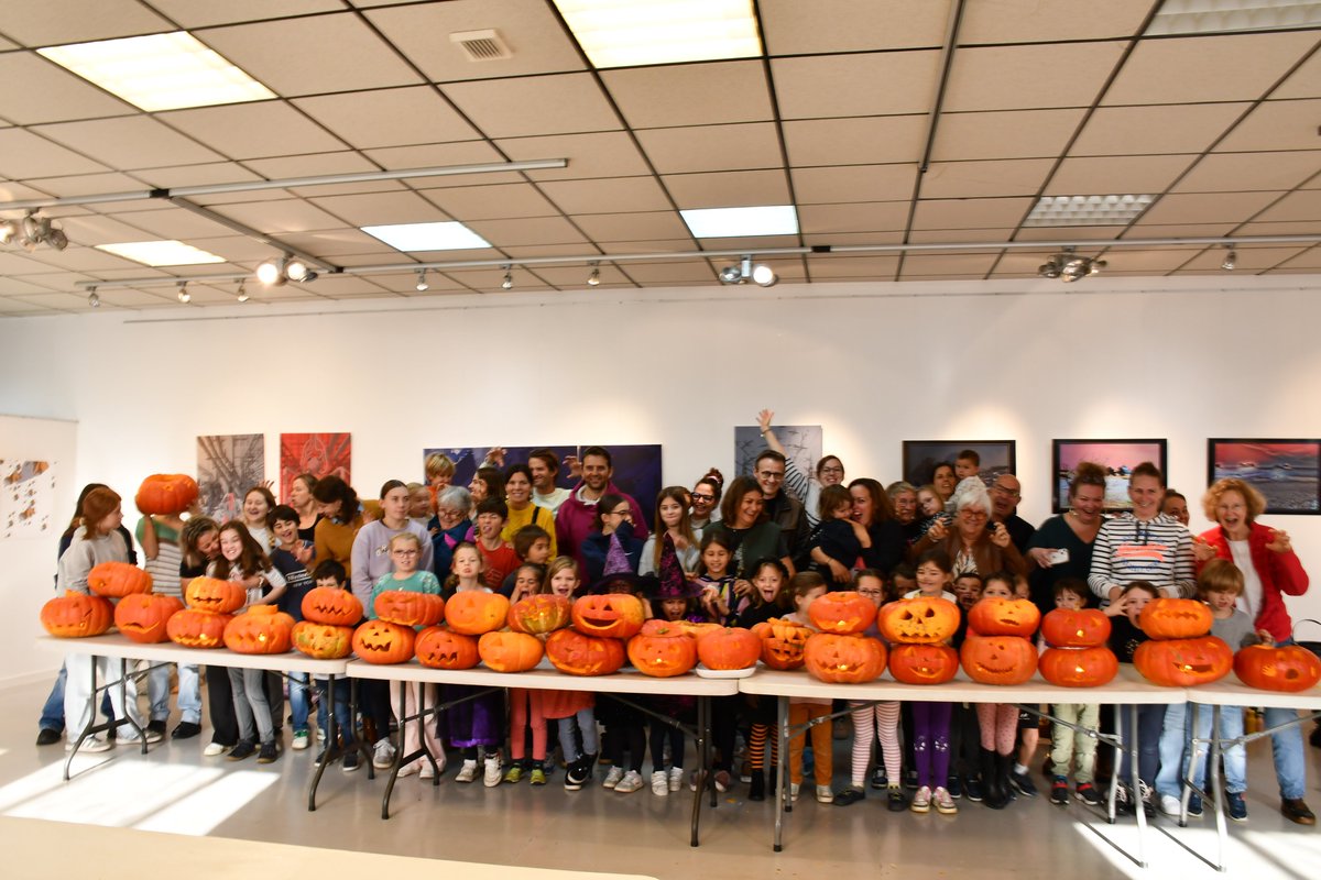 Retour en images sur les manifestations et animations des vacances d'automne :

👉 Moh ! Kouyaté en concert
👉 Journées Vertes et Bleues
👉 Journée des Enfants

#agoncoutainville