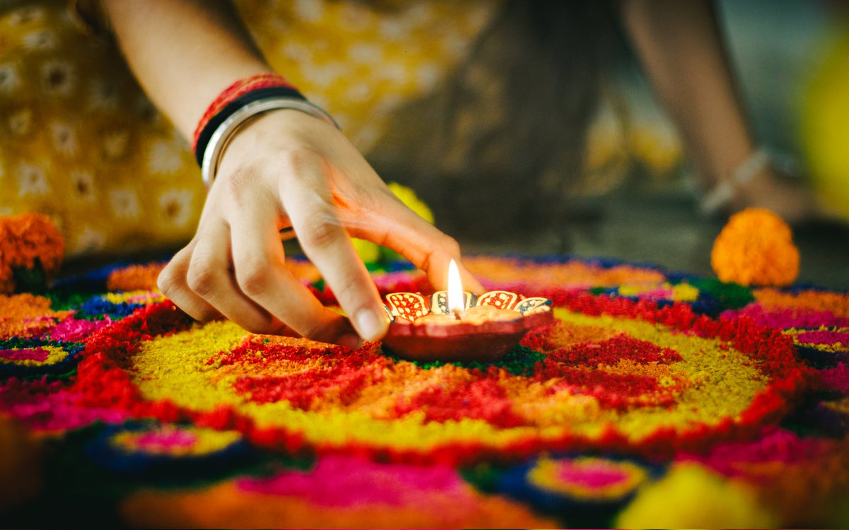 sanketgraphy's tweet photo. Celebrating Diwali with beautiful rangoli and glowing diyas✨️ 🪔

#DiwaliCelebration #Diwali2024 #Deepavali2024 #Rangoli #FestivalOfLights https://t.co/ADClYRg9Pe