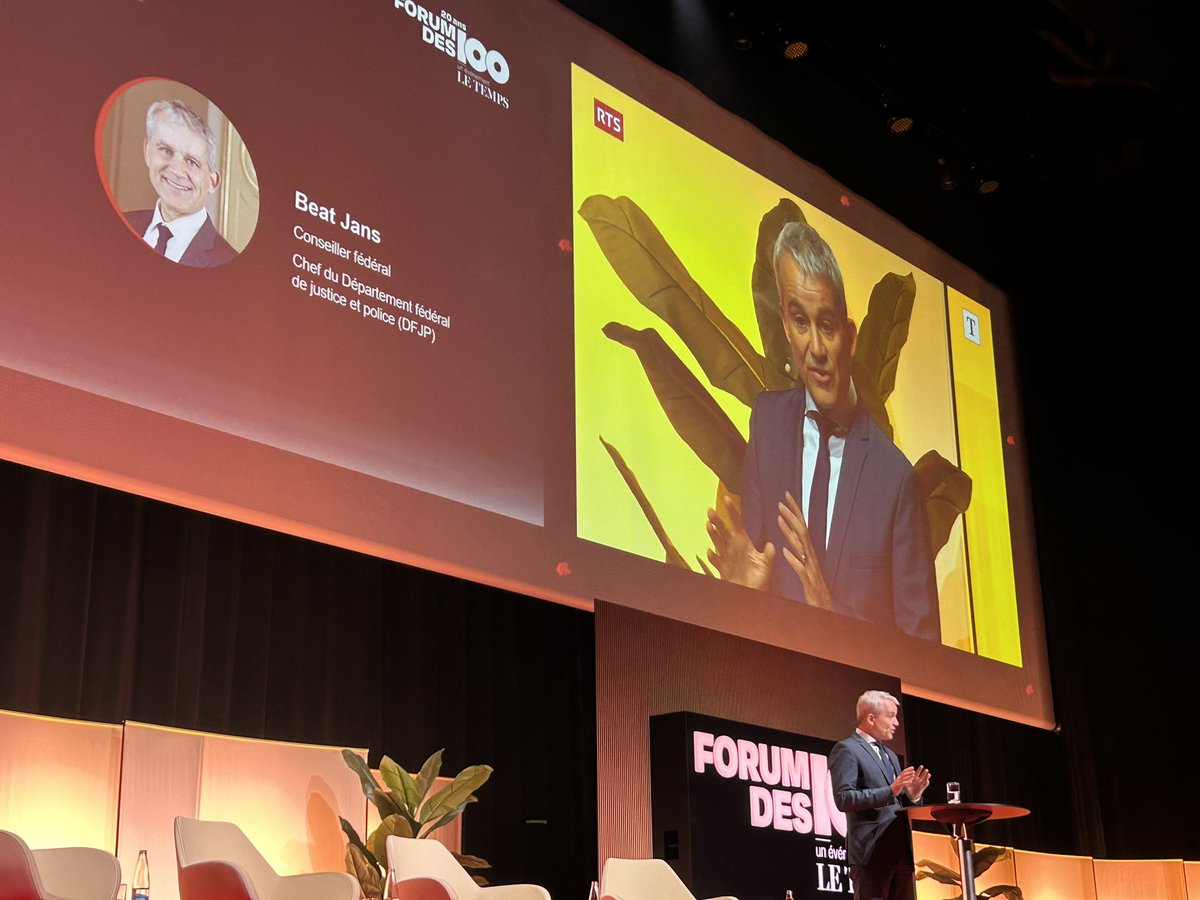 Le conseiller fédéral Beat Jans au #Forumdes100 <a href="/LeTemps/">Le Temps</a> dans un discours à la fois drôle et fort: «Le roestigraben n’existe pas.»