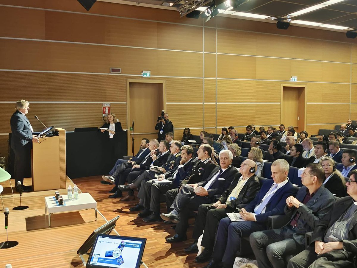 fondimof's tweet photo. Il presidente Quattrociocchi e l’ad Addessi sono a #Rimini per la 40esima Conferenza Mondiale del World Union of Wholesale Markets #WUWM. Delegazioni internazionali da oltre 40 Paesi si sono riunite per discutere del presente e del futuro dei #mercati all’#ingrosso. https://t.co/sOL73iJFyY
