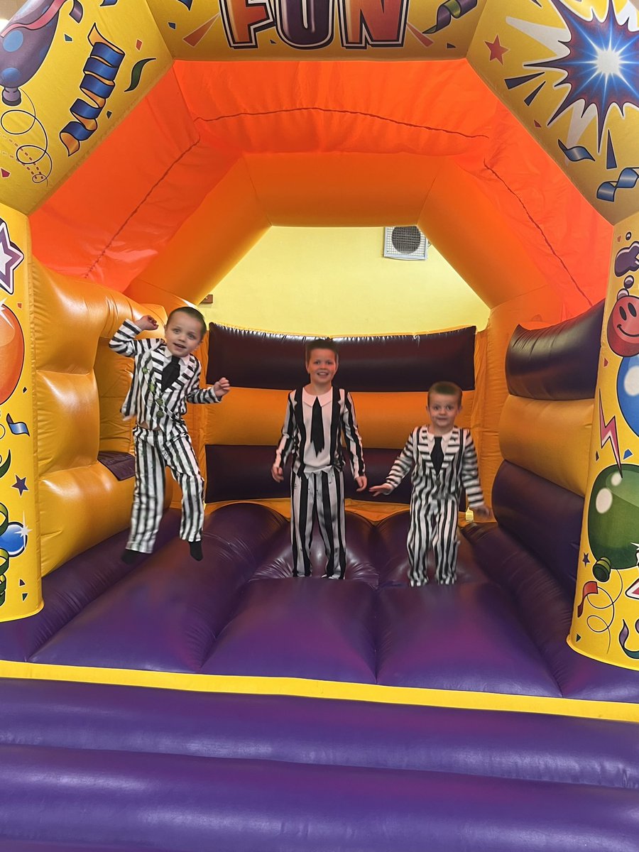 shellana123's tweet photo. @BantMrsMullen Alister has had a great week celebrating being 6! 🎉 🥳 🎈 https://t.co/q0d6IfkSm7