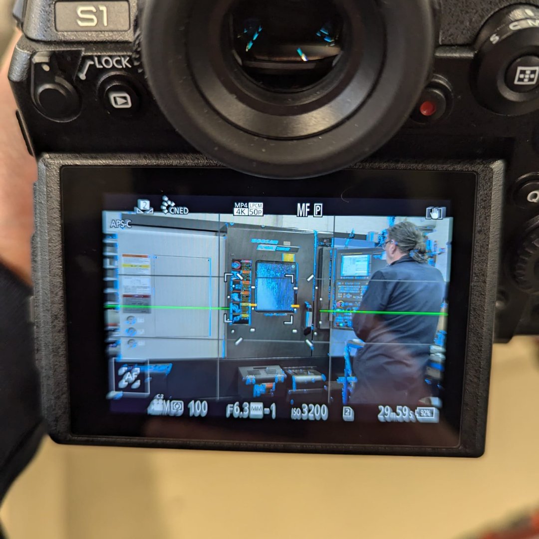 Marketing4Mfg's tweet image. Yesterday's video shoot at Wilson's Engineering. 🎥

These guys have a vast plant list, covering CNC #milling &amp;amp; turning, alongside #CAD CAM capabilities &amp;amp; advanced CMMs in their dedicated inspection department - so there was plenty to capture!

Stay tuned for the final cut! 👍