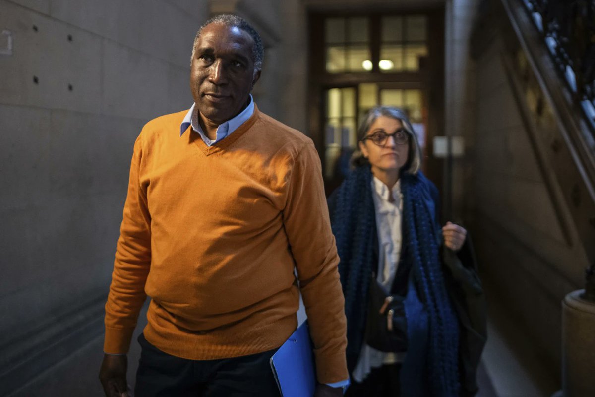 BahoNtaganira's tweet photo. 27 ans de prison pour Rwamucyo. Les survivants voient enfin la justice progresser pour les crimes de 1994. Chaque jugement compte. #Traquedesgenocidaires https://t.co/YdPlCyZPpE