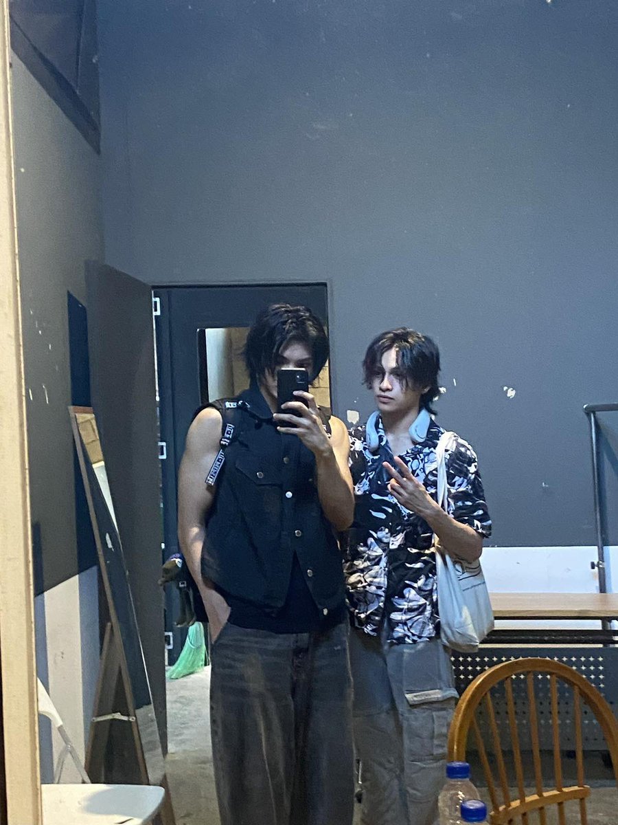 official_newID's tweet photo. [#WILSON]
Happy birthday brudda

#New_ID #뉴이드 #WILSON #윌슨 https://t.co/hSXxgNWtBe