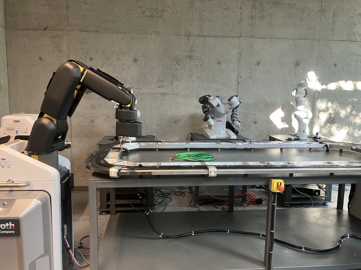 Literature Across Frontiers tweet media