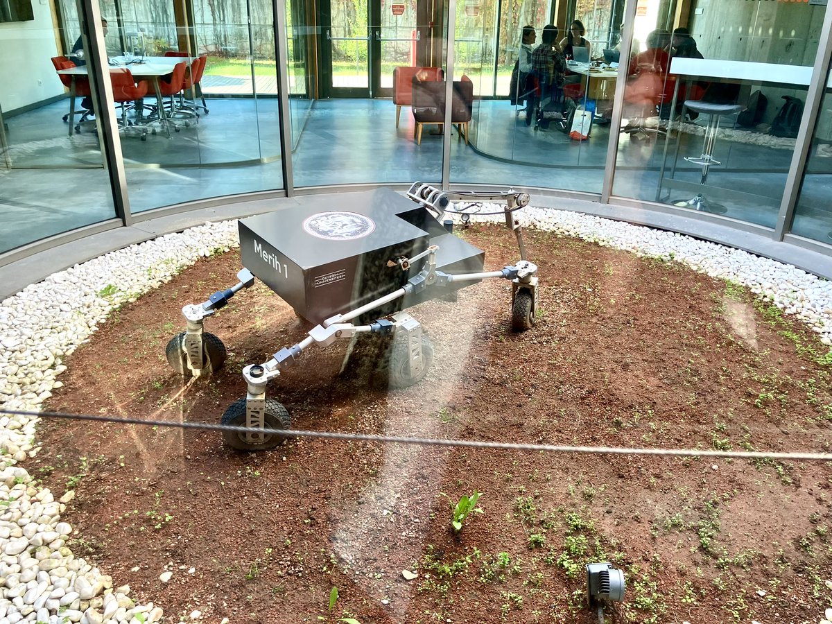 Literature Across Frontiers tweet media