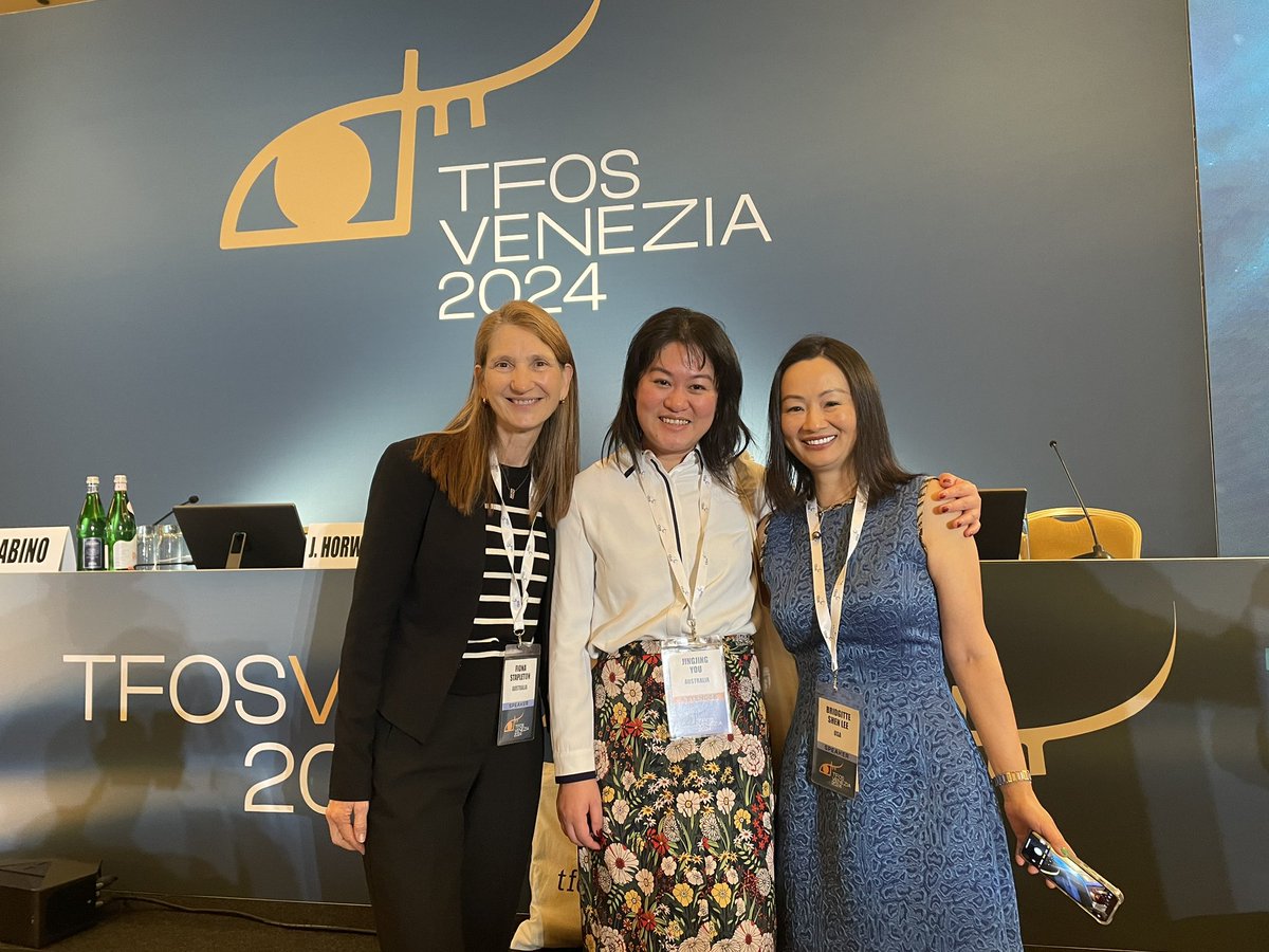 youjingjing's tweet photo. 1st day at #TFOS and getting my dry eye light treatment- did feel great afterwards @EspansioneGroup doing great on light modulation! It is nice to see my colleagues with clear eyes. 😍 @FionaJStapleton @DrBridgitte https://t.co/lZQFshMAAM