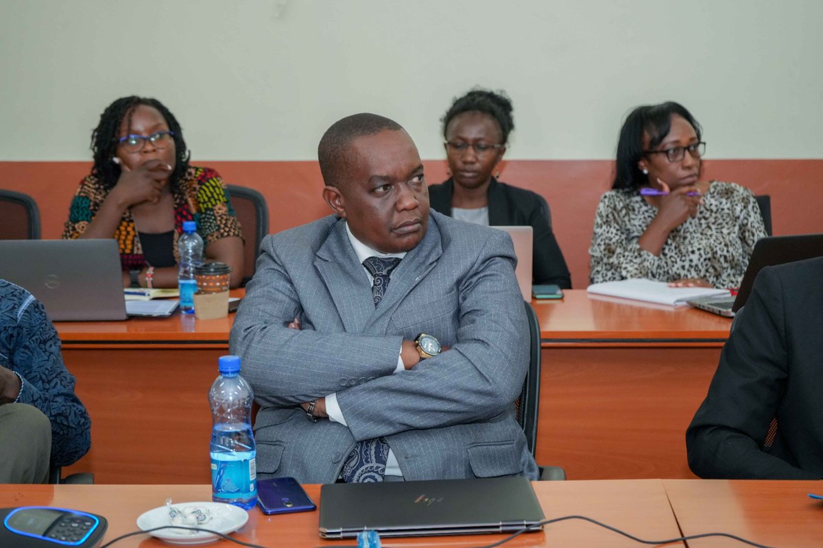 UoNLawFaculty's tweet photo. Fellow Presentation kicks off moderated by @ProfOdote with speakers Joseph Omale, Ruth Wamuyu, Stellah Bonareri, Kamotho Waiganjo & Jackson Wachira sharing vital insights on #EnvironmentalRights, #womensrights & #ChildrensRights
#WCNREG #UoNresearchweek
@uonbi https://t.co/N5lenZ6FJu