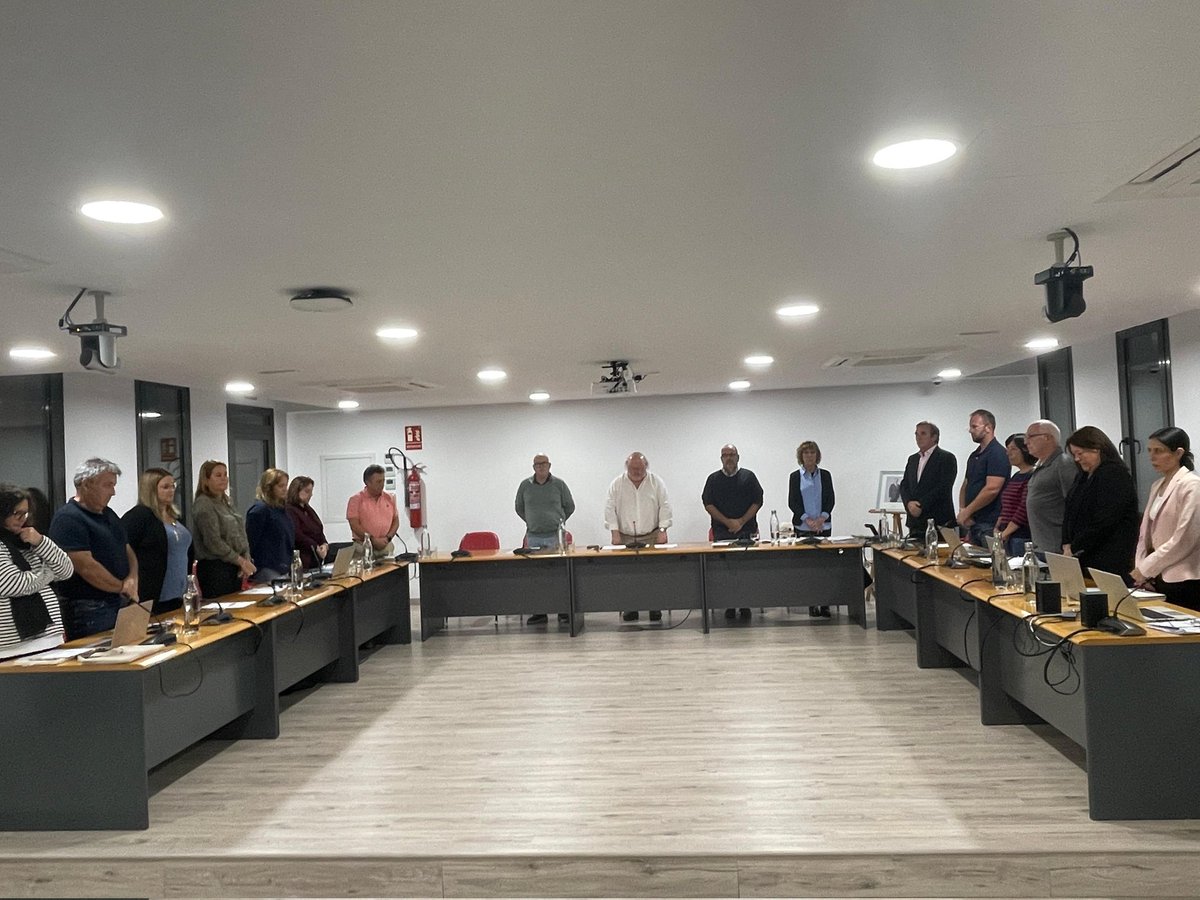 Jordi Soler Casals (@jsoleralcalde) on Twitter photo Minut de silenci del Ple de Calonge i Sant Antoni en solidaritat amb el País Valencià, Castella la Manxa i Andalusia. El nostre més sincer condol a les famílies de les víctimes i suport a les persones que encara estan patint els efectes d'aquest devastador temporal.
<a href="/ajuntcalonge/">Ajuntament de Calonge i Sant Antoni</a> Minut de silenci del Ple de Calonge i Sant Antoni en solidaritat amb el País Valencià, Castella la Manxa i Andalusia. El nostre més sincer condol a les famílies de les víctimes i suport a les persones que encara estan patint els efectes d'aquest devastador temporal.
<a href="/ajuntcalonge/">Ajuntament de Calonge i Sant Antoni</a>