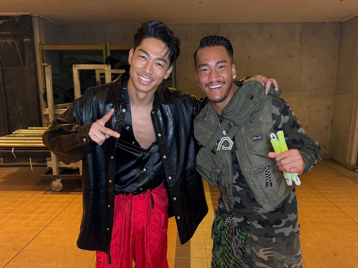 psyfe_member's tweet photo. Underground with AKIRA san
OMG🤣🤣🤣
https://t.co/BZuklteedT
#TSURUGI
#PSYCHICFEVER
#f5ve_underground
#f5ve @f5ve_official
#undergroundchallenge https://t.co/qL93oD866G