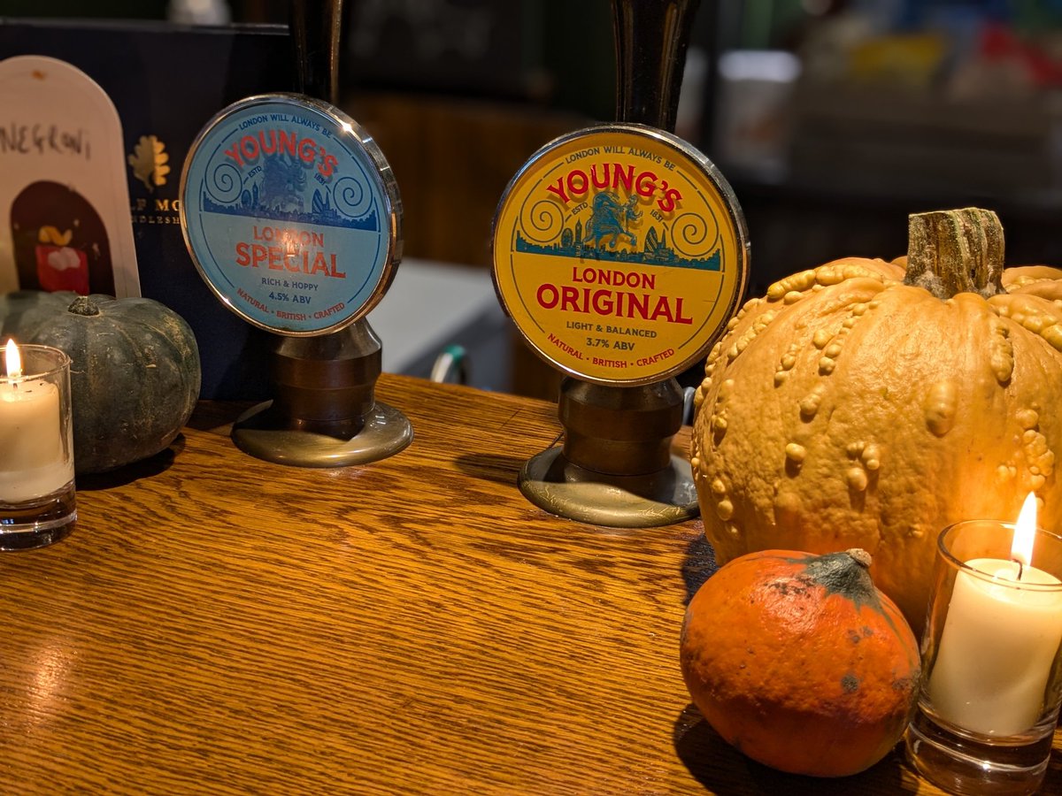 Happy Halloween 🎃 from the Half Moon team!

#windlesham #lighwater #bagshot