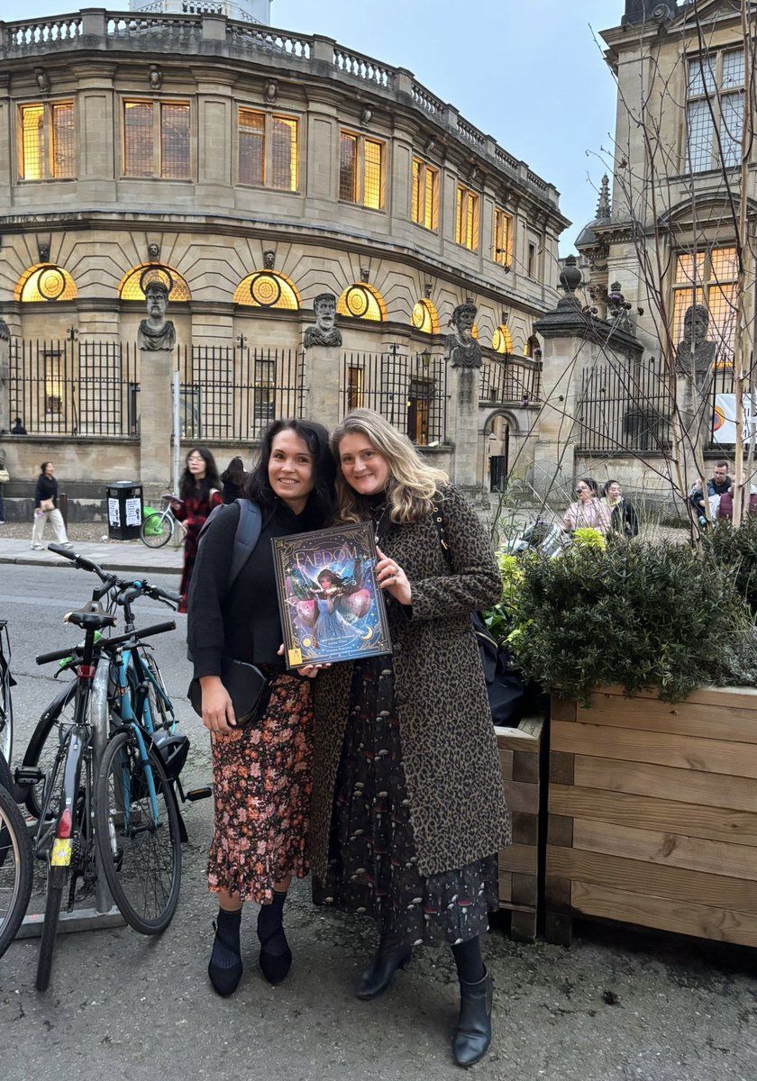 A perfect day in Oxford presenting Faedom at the magical Blackwell’s Bookshop ✨ #FairyMagic #Oxford #Halloween
