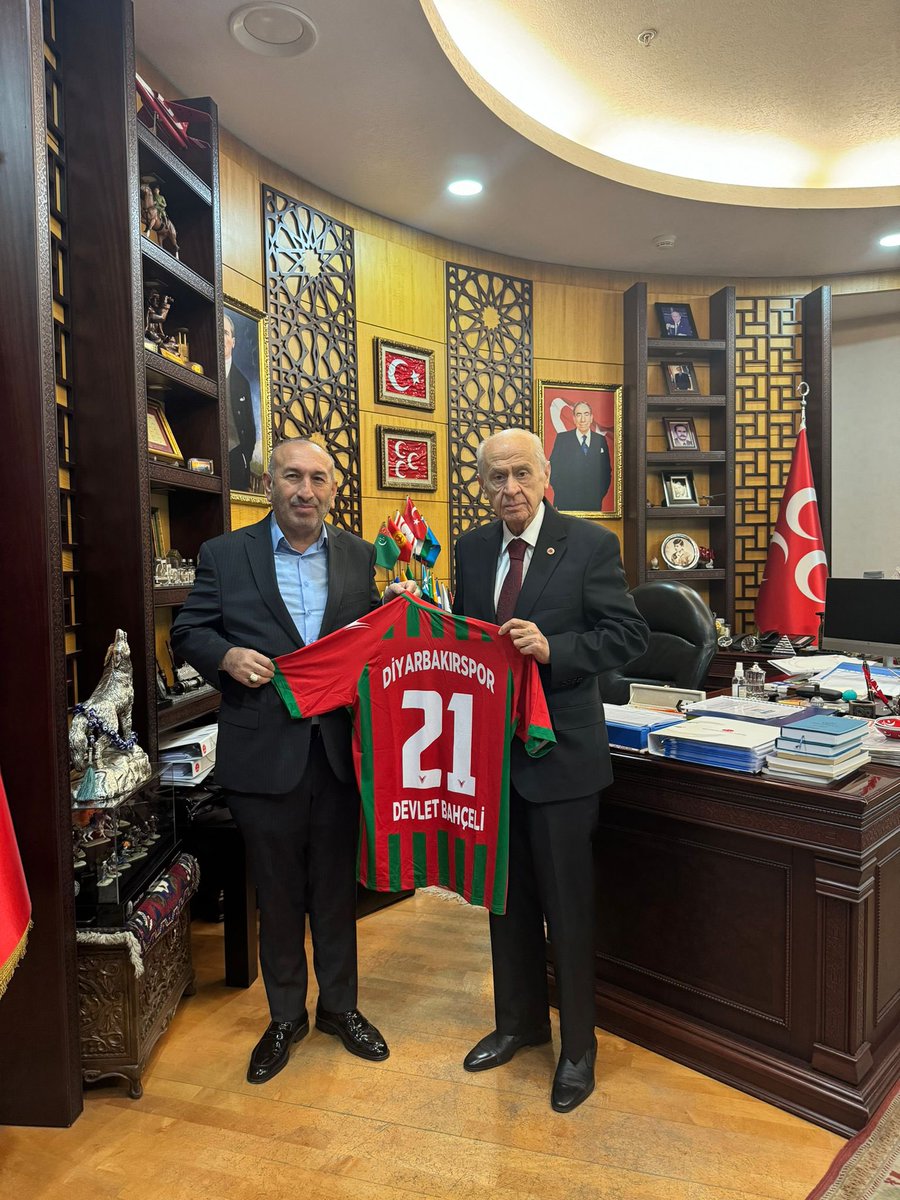 MHP Diyarbakır İl Başkanımız Miktat Aslan ve Diyarbakırspor Kulüp Başkanı Bedirhan Akyol Liderimiz Sayın Devlet Bahçeli’yi ziyaret ettiler.