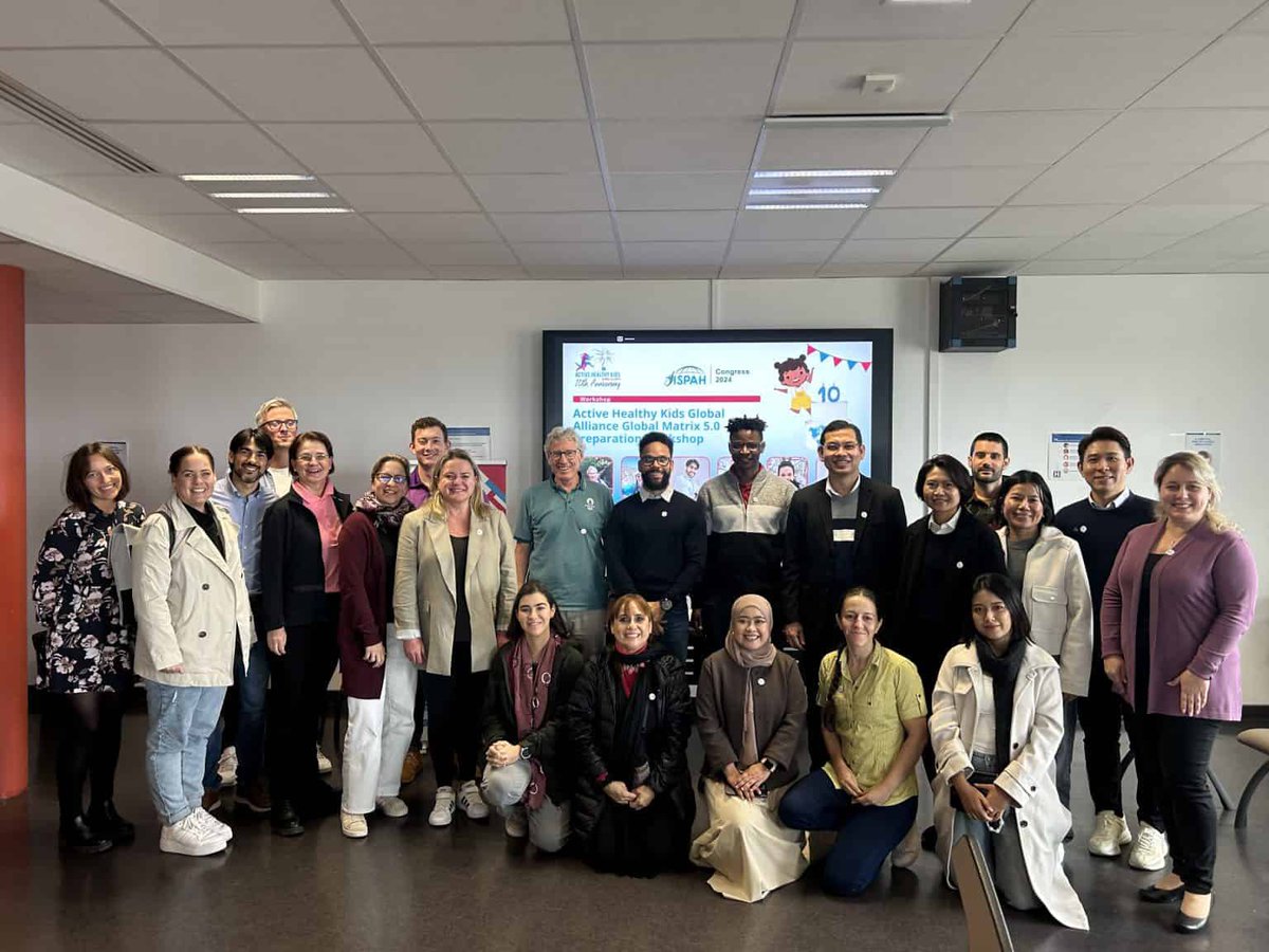 activehealthyk1's tweet image. Success of our workshop at @ISPAH conference at Paris. 

We started with this activity to share our plans related to the #GlobalMatrix 5.0 with delegates from all the continents. 

🔗 activehealthykids.org/2024/10/29/ahk…
