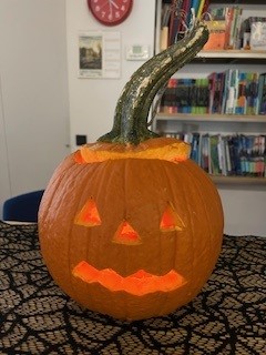AcademiaWinter's tweet photo. Happy Halloween! https://t.co/eVCdXYRzsm