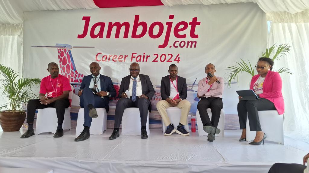 FlyJambojet's tweet image. 1/5
At the Aviation Management &amp;amp; Leadership panel, our directors &amp;amp; other industry leaders delve into what it takes to guide a leading airline. 🚀 Leadership in aviation requires vision, discipline, and a commitment to continuous growth. Let’s explore the key pillars. #BeMagenta