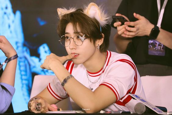 ㅤ
it's  officially  my  favourite  holiday !  what  are  you  dressing  up  as  this  year ?
ㅤ