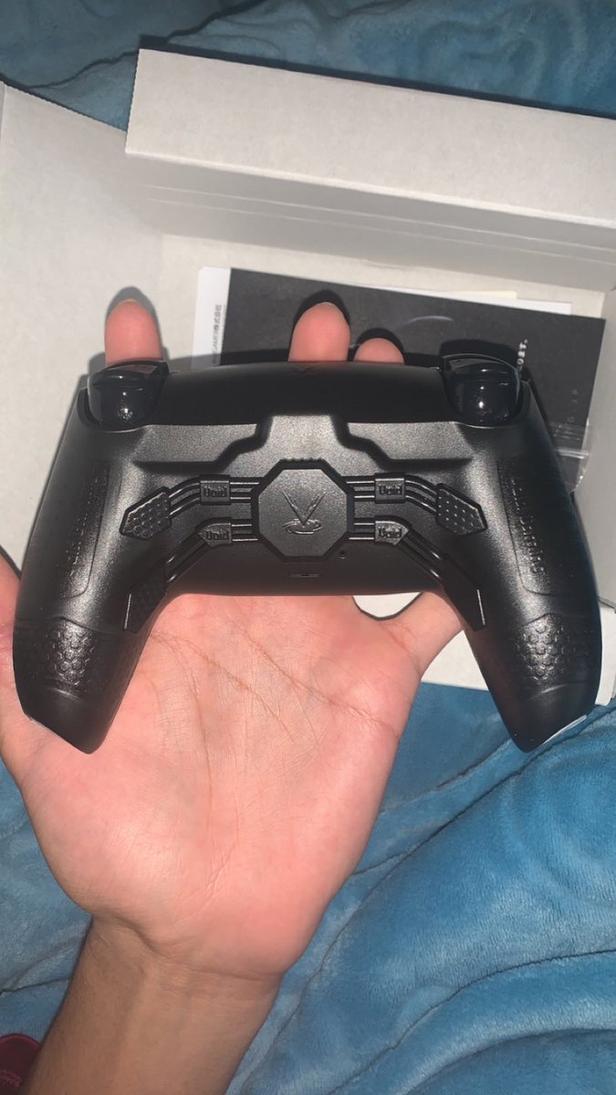Thanks a lot for the controller <a href="/VoidGamingJP/">Void Gaming</a> <a href="/Lukecitys/">Luke</a> 💙
