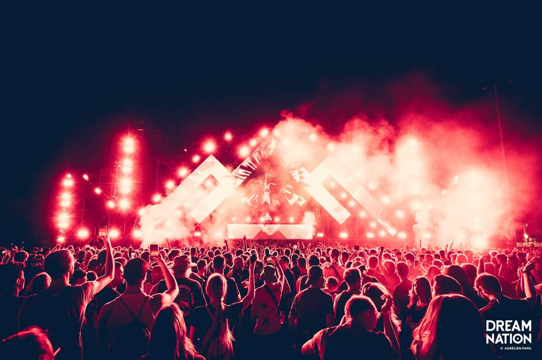 C'est le grand jour pour DREAM NATION FESTIVAL ! Rendez-vous pour 3 jours de fêtes au Parc Des Expositions (Paris Expo) rythmés par les meilleurs artistes électro. Et n'oublies pas ton déguisement 👀🎃