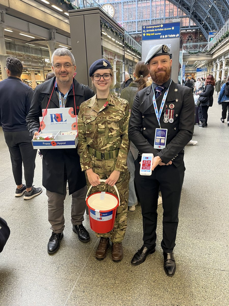 ๐๐ก๐๐ซ๐ฅ๐๐ฌ ๐๐๐ซ๐ซ๐๐ญ๐ญ (@charles_perrett) on Twitter photo More amazing @poppylegion volunteers at @tfl St Pancras supporting #LondonPoppyDay.
<a href="/ULOTC/">University of London Officers' Training Corps</a> <a href="/RoyalAirForce/">Royal Air Force</a> More amazing @poppylegion volunteers at @tfl St Pancras supporting #LondonPoppyDay.
<a href="/ULOTC/">University of London Officers' Training Corps</a> <a href="/RoyalAirForce/">Royal Air Force</a>
