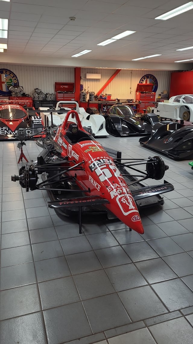 Indy500Blog.com : Restoring Lola indycar 96/00. Looking for pictures of the original engine bay. dlvr.it/TFw5sG