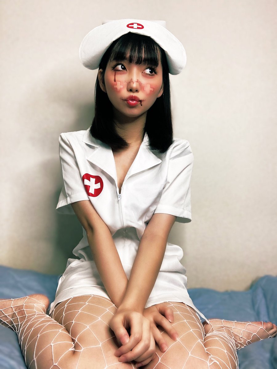 yuzu___0306's tweet photo. Happy Halloween 🎃💊💉 https://t.co/mMBcsaZLws