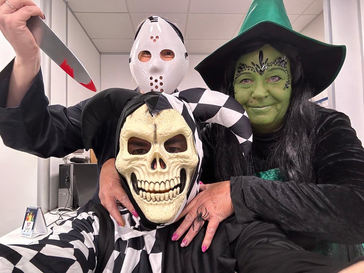 leads2trade's tweet photo. Happy Halloween from us all here at Leads 2 Trade!🎃

We have been getting into the Halloween spirit this week with the team dressing up and enjoying a hauntingly good buffet 💀 https://t.co/za9iFmERmA