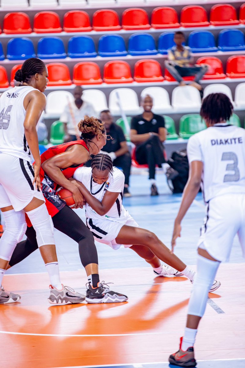 ferwabaRW's tweet photo. Halftime score:
๐ท๐ผAPR 38-31 ๐ง๐ฎGladiators!
Letโs go Lionesses, you got this๐ช๐พ
Live: https://t.co/6CfyquNzQ9
#WinforAPR https://t.co/kOudycHsy3