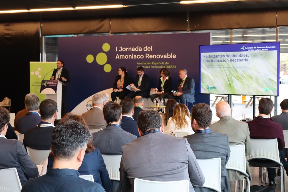 grupofertiberia's tweet photo. Participamos en la I Jornada del Amoniaco Renovable, un foro clave en el que hemos explicado cómo lo empleamos para producir fertilizantes bajos en carbono (#ImpactZero) y acompañar a nuestros partners en su ruta hacia la #descarbonización💚
¡Gracias, AEAR, por la invitación! https://t.co/jwL7VoAGHL