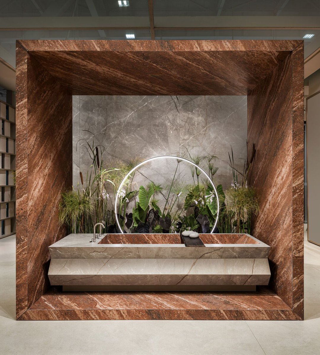 Archello's tweet photo. The KSFX Experience, designed by Paolo Cesaretti Arch, is a temporary showroom that showcases Kalesinterflex porcelain slabs. 
https://t.co/D89dABAJwM

#PorcelainInnovation #ShowroomDesign #Kalesinterflex https://t.co/bjWJmQ7oY1