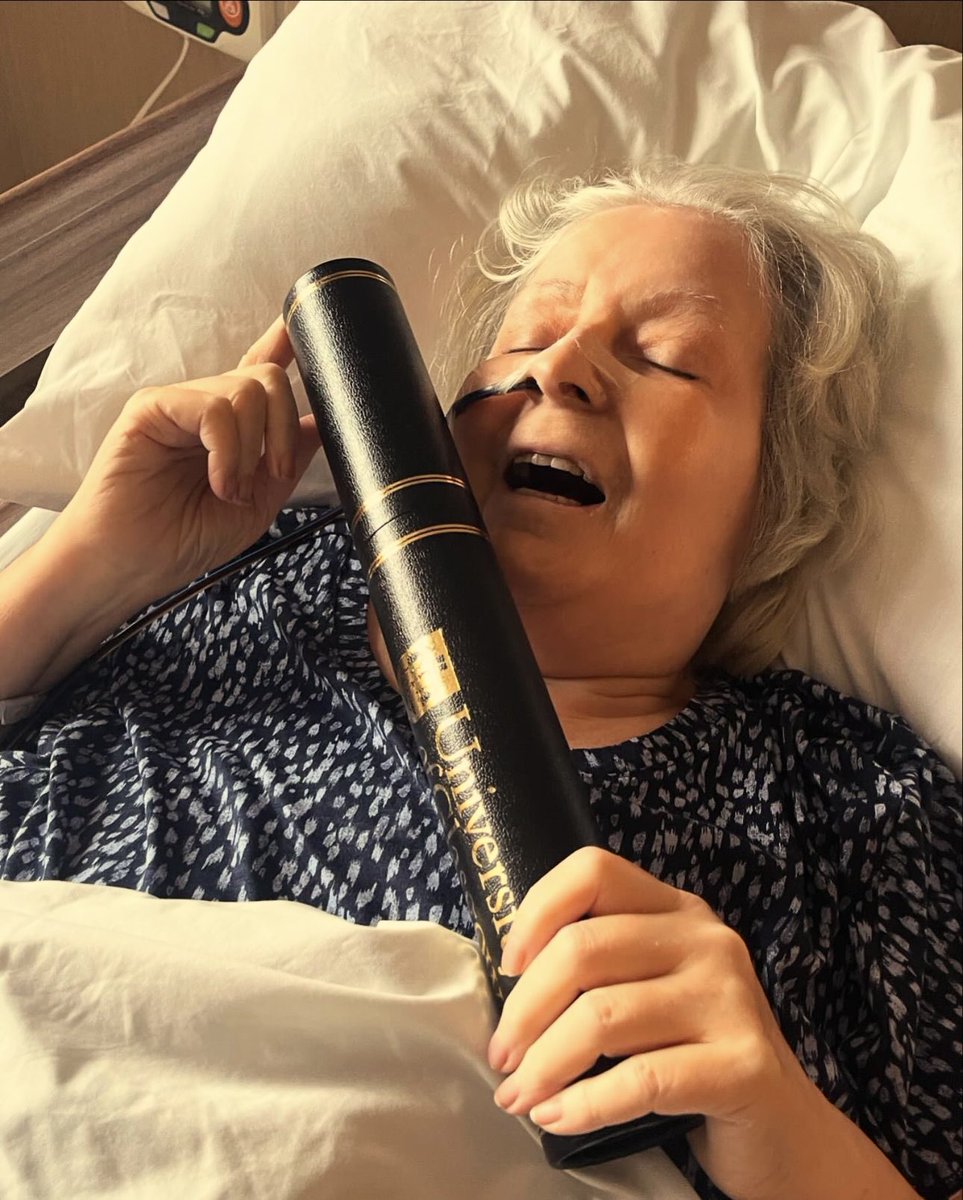 JaneyGodley's tweet image. Thank you @UofGlasgow for bestowing upon my mum the honorary degree of doctor of the University of Glasgow. This has brought her so much joy in the final beats of her life. Janey is so honoured, and I am so immensely proud of her. Congratulations Doctor Godley.
Ashley Storrie