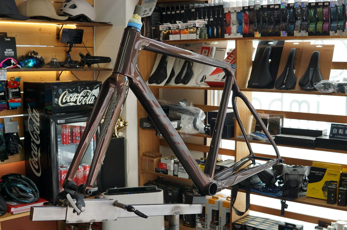 Limbo_cycling's tweet photo. ALPE D'HUEZ X Msize frameset 入荷しました。
Limboストック品です。

身長175-183cm前後の方向けサイズです。

￥671,000(税込)

組立・フレーム組み換えなどご相談お待ちしております！

https://t.co/nVR7XE0Cou

#timecycling #ロードバイク