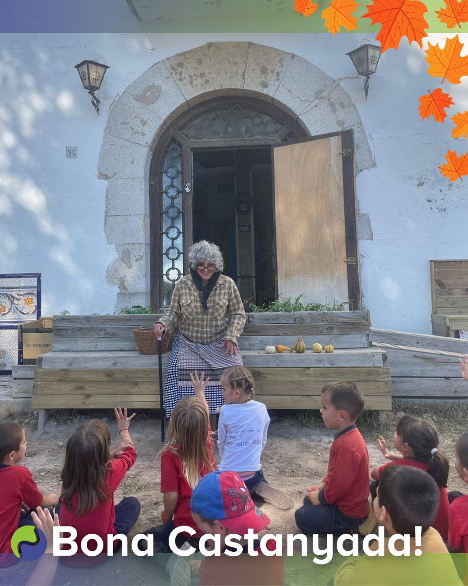 DescOberta_pro's tweet photo. Ara si, la Maria Castanyera ja ha trobat totes les castanyes i ens envia aquest selfie abans de posar-se a menjar-ne amb el marrameu a la falda🐈‍⬛, també te la taula plena de moniatos i panellets a la masia🍠! 

Moltes gràcies escoles per la vostra ajuda!

Bona castanyada! 🌰 https://t.co/8bZ7x7DWnq