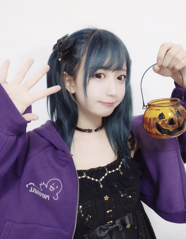 @chanbaekkailu1 🧡👻ℍ𝕒𝕝𝕝𝕠𝕨𝕖𝕖𝕟🎃💜

いつもyamiちゃんのハロウィンコスプレ楽しみにしてる😊🎃

いつかyamilyのみんなでコスプレイベントをしてみたいな🥹✨

お菓子もあげるからイタズラもして欲しい😍🧡 https://t.co/umMfOXezY3