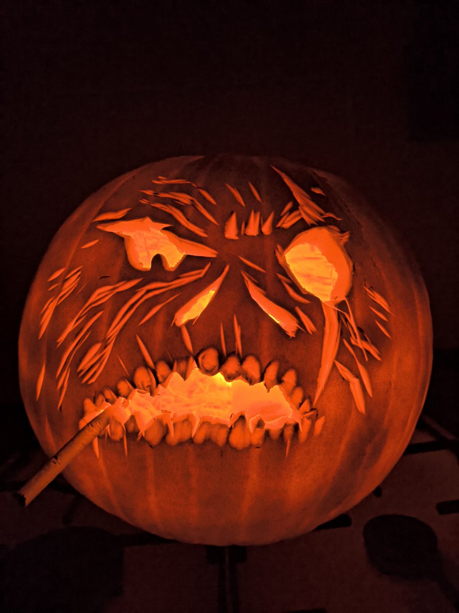 MCulexus's tweet photo. Did a Lord Dranon pumpkin this year. https://t.co/y4JtC5pz6h
