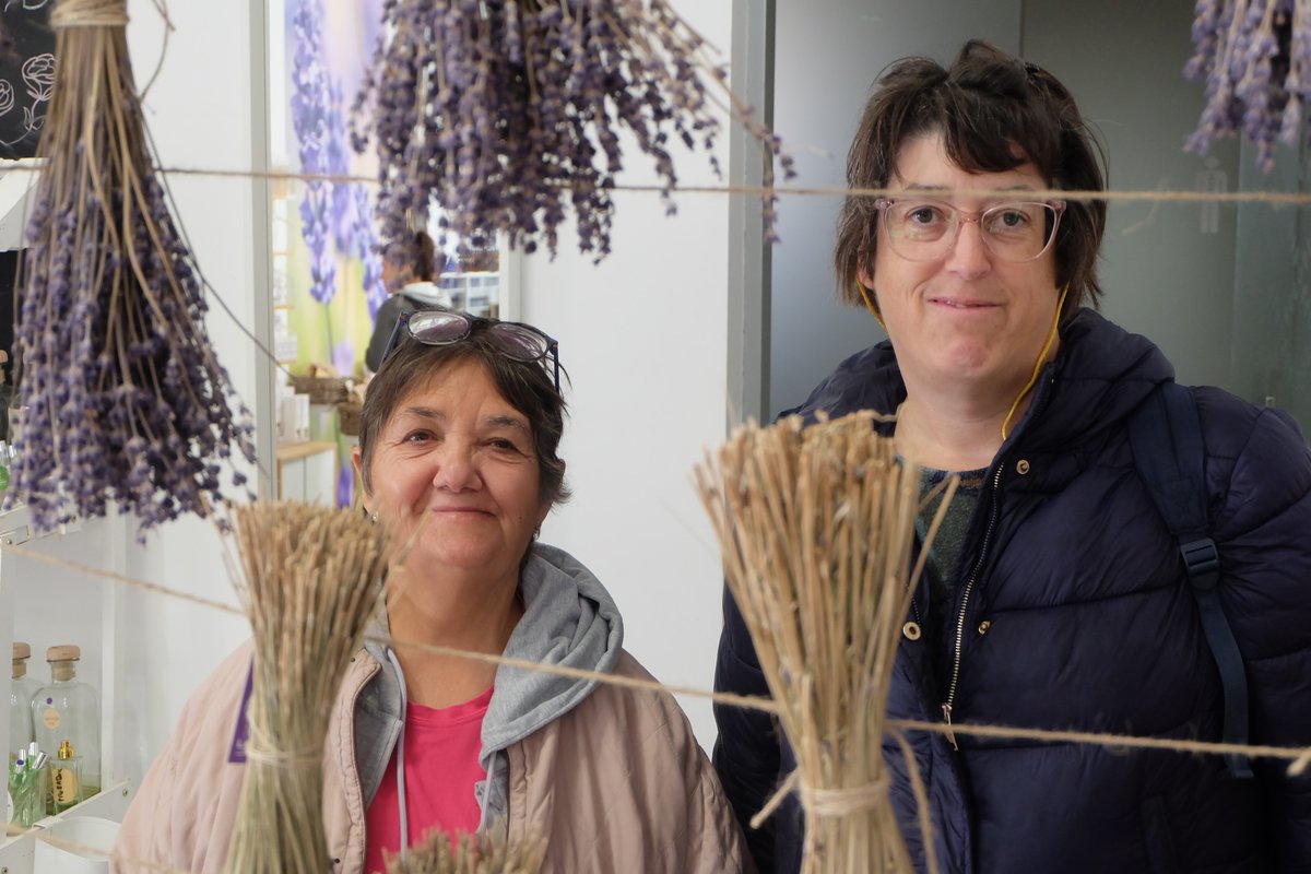 PlenaCyL's tweet photo. 🪻🪻Ayer visitamos @tiedradelavanda dentro del proyecto #AromasQueCuidan, destinado a trabajar la memoria y el bienestar en personas mayores con discapacidad intelectual. 

🟢Conoce más de este proyecto 👉 https://t.co/07k7ZMa6X8

🟢Visita nuestro apartado de Envejecimiento activo: https://t.co/qEDM6aQtNE