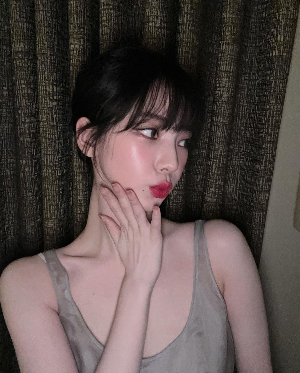 hourlykrn's tweet image. 